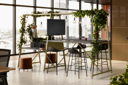 How the Right Office Furniture Strengthens Workplace Relationships